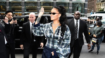 Ezzel a pasival randizik Rihanna