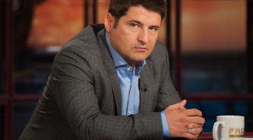 Felsült gyerekei előtt Hajdú Péter