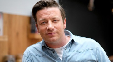 Főzéssel neveli lányait Jamie Oliver