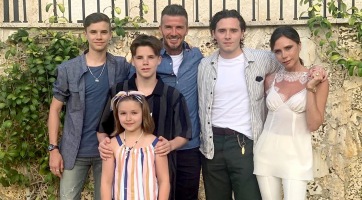Friss fotón pózol az egész Beckham-család