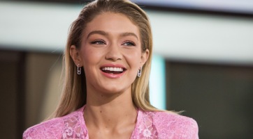 Gigi Hadid egy olyan képet posztolt, ami pont a szülése előtti estén készült