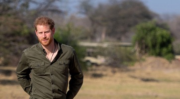 Harry herceg Afrikába látogatott egyedül