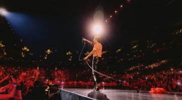 Harry Styles kiáll Ukrajnáért