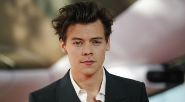 Harry Styles szerelmi tanácsot adott egy rajongójának