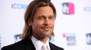 Hatalmas monoklival jelent meg Brad Pitt (fotóval)