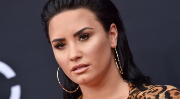 Herointúladagolás miatt kórházba került Demi Lovato