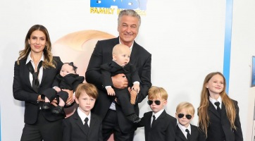 Hilaria Baldwin ultrahangfotót mutatott babájáról