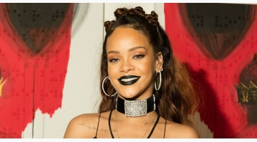 Humanitárius díjat kapott Rihanna