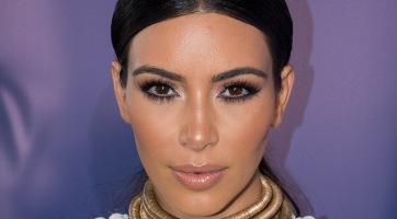 Így bujkál Kim Kardashian a nyilvánosság elől