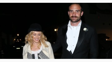 Így néz ki smink nélkül Kylie Minogue
