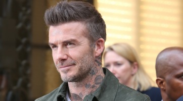 Így nézne ki Elton Johnként David Beckham
