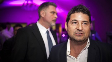 Így nyaral gyermekeivel Cipruson Hajdú Péter