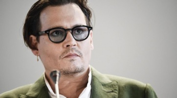 Így őrjöngött részegen Johnny Depp (videó)