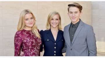 Így ünnepelte Reese Witherspoon az anyák napját