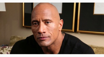 Íme az első fotó Dwayne Johnson kislányáról