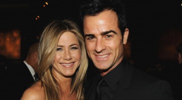 Indiana Jones-nak öltözött Jennifer Aniston