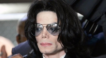 Ismert sztár lehet Michael Jackson fiának édesapja?