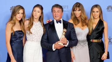 Ismét a lányaival pózolt Sylvester Stallone