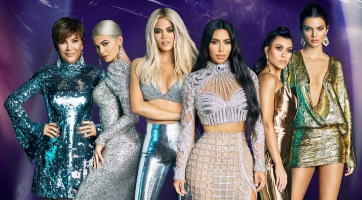Ismét egy képen feszítenek a Kardashian-Jenner lányok