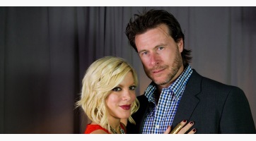 Ismét kisfiút vár Tori Spelling