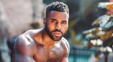 Jason Derulo édesapa lett!