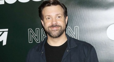 Jason Sudeikis nem rejtegeti tovább az új kapcsolatát