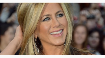 Jennifer Aniston meghízott!