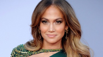 Jennifer Lopez betöltötte az 52. születésnapját
