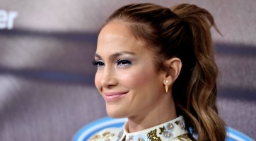 Jennifer Lopez megcáfolta, hogy eljegyezték