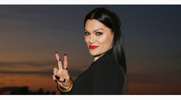 Jessie J azért nem eszik kenyeret, hogy ne pukizzon