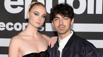 Joe Jonas Sansa Stark bőrébe bújt
