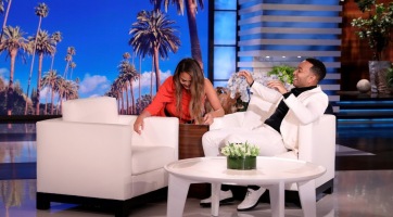 Jól ráijesztett férjére Chrissy Teigen