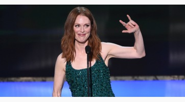 Julianne Moore imádja a Twittert!