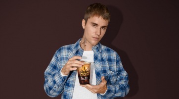 Justin Bieber egy kávéreklámban tűnik fel
