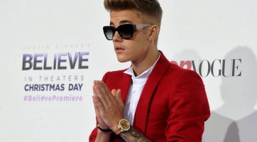 Justin Bieber Hailey Baldwinnel randizott