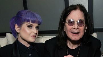 Kalóz lett Kelly Osbourne-ból egy sminkbaleset után