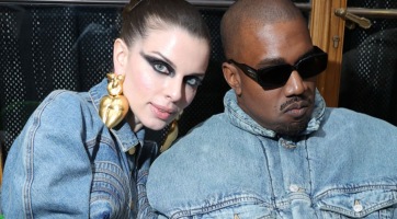 Kanye West és Julia Fox már nyíltan csókolóznak is