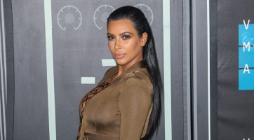 Karácsonykor fog szülni Kim Kardashian?
