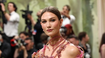 Karlie Kloss harmadik gyermekét várja