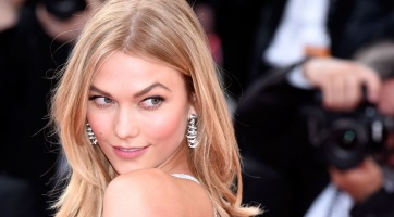 Karlie Kloss a következő fiatal modell, aki babát vár