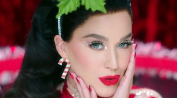 Katy Perry cukorkának öltözött