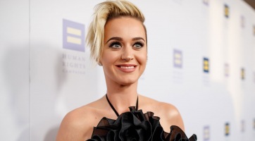Katy Perry-ből Katy Kardashian lett!