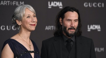 Keanu Reevest támadják az új barátnője miatt