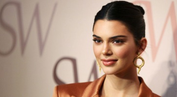 Kendall Jenner nem elégedett a viaszszobrával