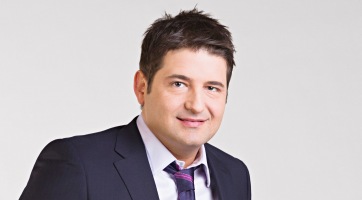 Kés alá feküdt Hajdú Péter