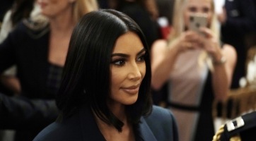 Kim Kardashian beperelt egy app szolgáltatót