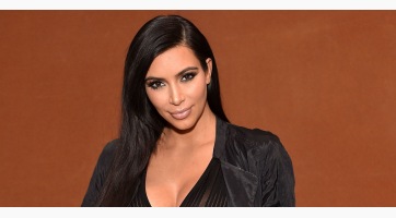 Kim Kardashian büszkén mutogatja pocakját