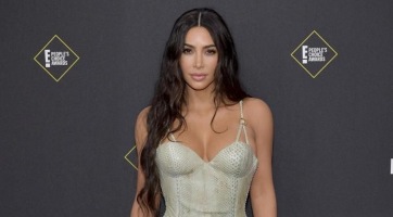 Kim Kardashian hatalmas Photoshop bakit ejtett