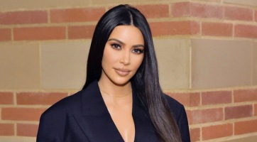 Kim Kardashian idén mackónadrágban állt a kamerák elé