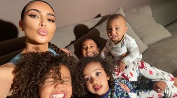 Kim Kardashian kisfia végre elkezdett járni